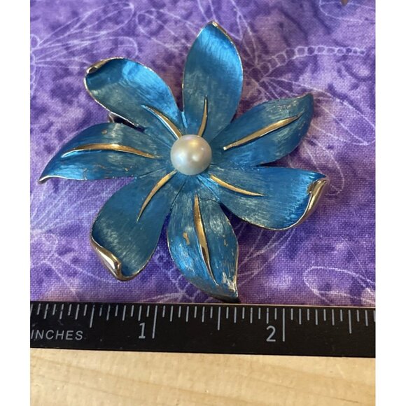 Kramer Blue Enamel Gold Tone Flower Brooch Pin Faux Pearl Clip On Earrings - Picture 7 of 11